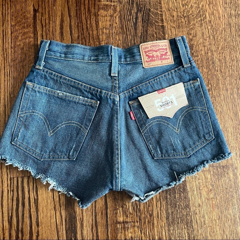 NWT Levi’s 501 High waisted Shorts